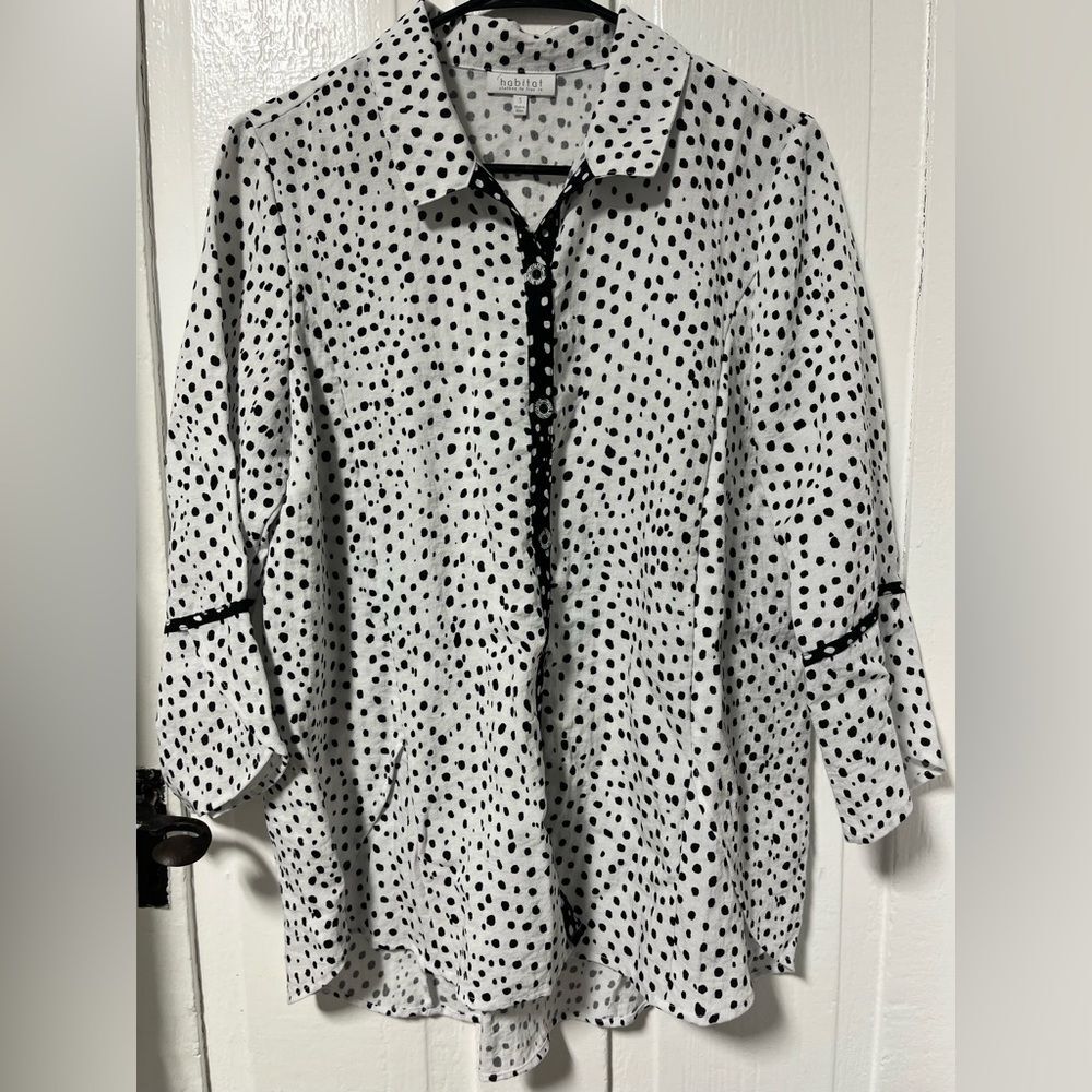 Habitat clothes to live in white button down with black dots relaxed fit blouse